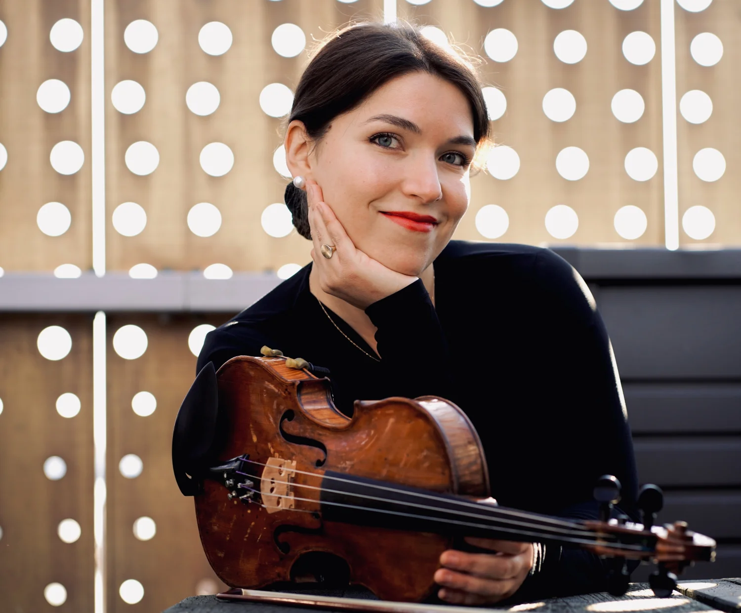 Moi – Chiara Stanese mit Geige